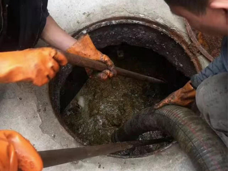 沈阳清理化粪池时如何避免沼气的危害？